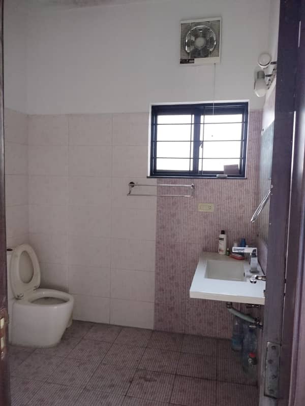 11 Marla 4 Bedroom House for Rent in Askari -11 Lahore. 9