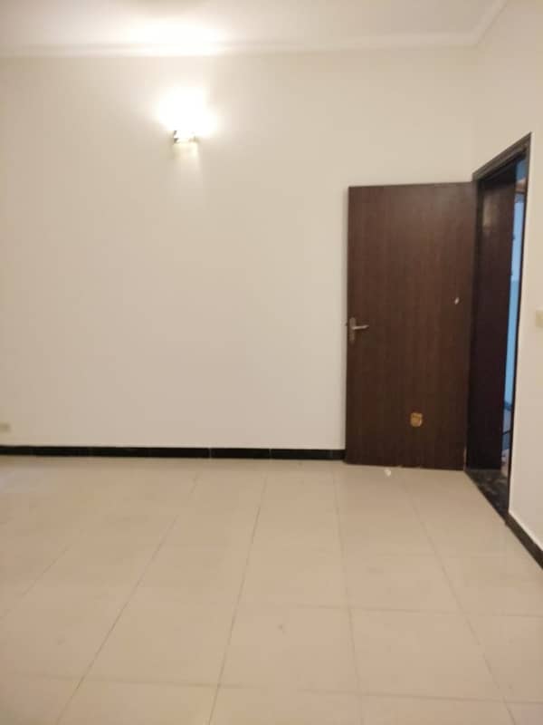 11 Marla 4 Bedroom House for Rent in Askari -11 Lahore. 28