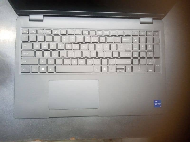 dell latitude3550 I7 13 genration 16GB ram 256ssd 1