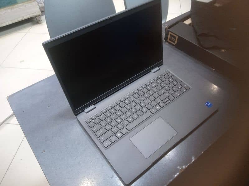 dell latitude3550 I7 13 genration 16GB ram 256ssd 2