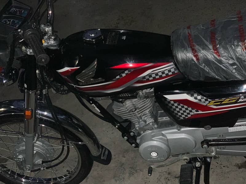 HONDA CG 125 APPLIED FOR 2024 MODEL LIKE NEW BIKE 4