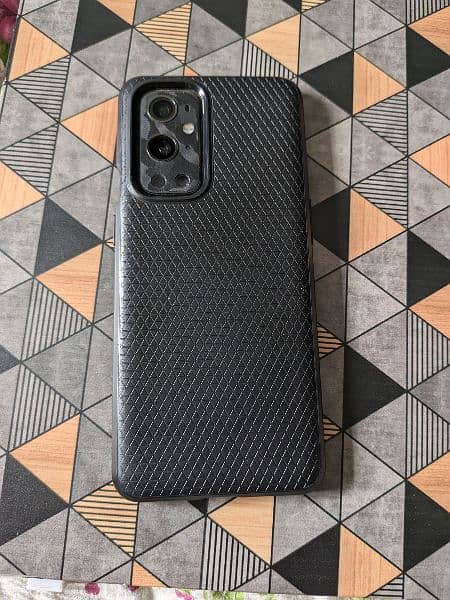 OnePlus 9 Pro 10/10 Condition with Spigen Cover 2