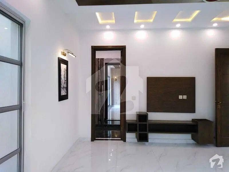 1 Kanal Brand New Corner Luxury Upper Portion Available For Rent In Bahria Town Lahore. 4