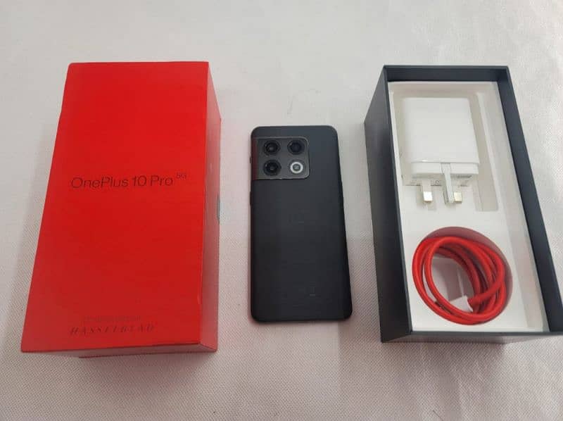 Oneplus 10 pro 10/10 condition. Sim time available 0