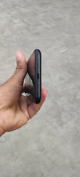 iPhone XR 64GB 6