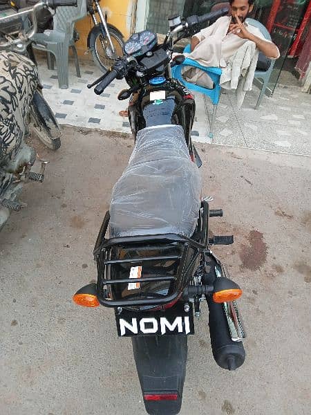 Suzuki gr 150 brand new bike only 98 km use 4