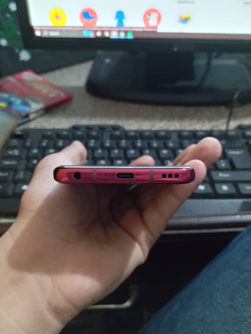 LG g8 thinQ 10/10 luch condition 4