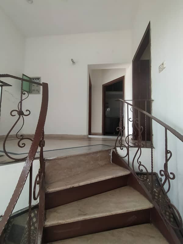 5 MARLA UPPER PORTION AVIALABLE FOR RENT IN VALANCIA BLOCK P 0