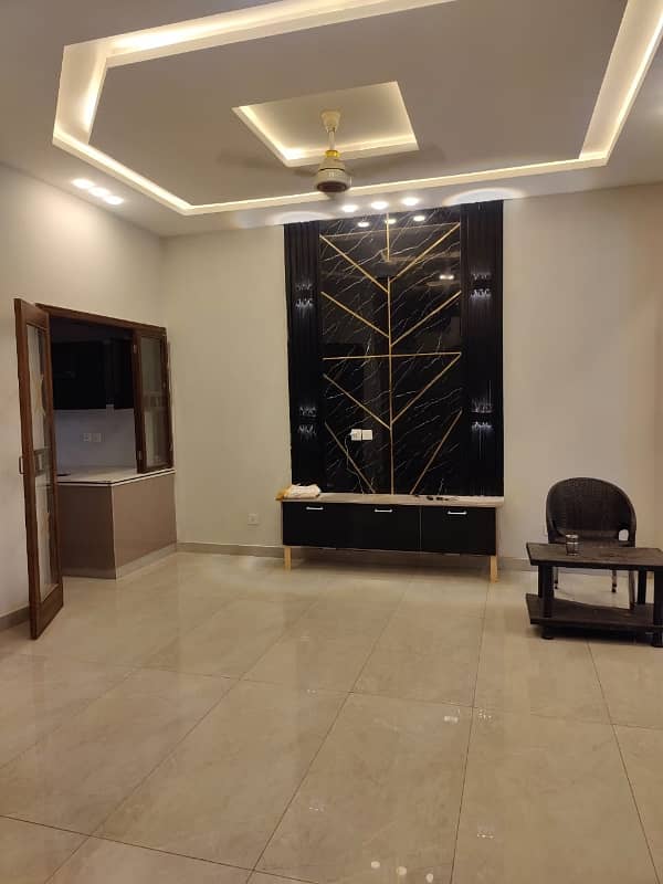 5 marla vip brand new luxery modern style double storey house available for sale in johertown lahore with original pics by fast property services lahore 5