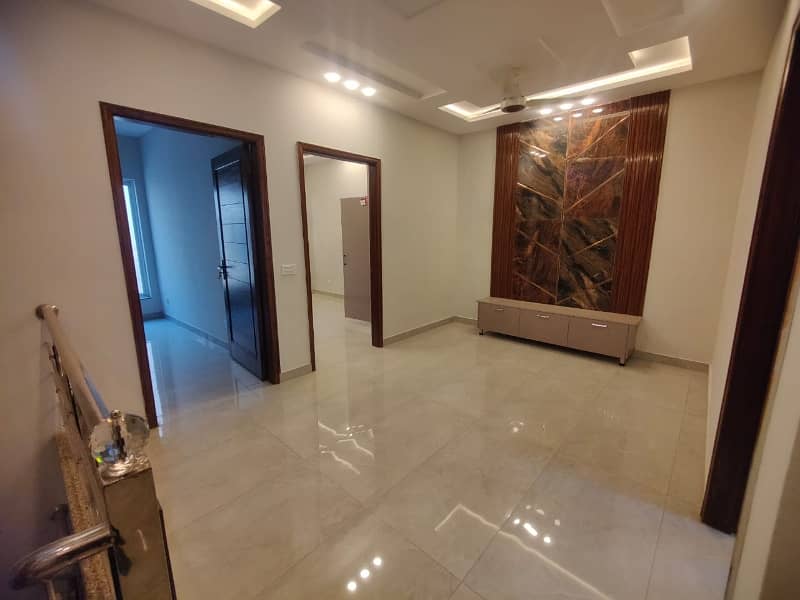 5 marla vip brand new luxery modern style double storey house available for sale in johertown lahore with original pics by fast property services lahore 15