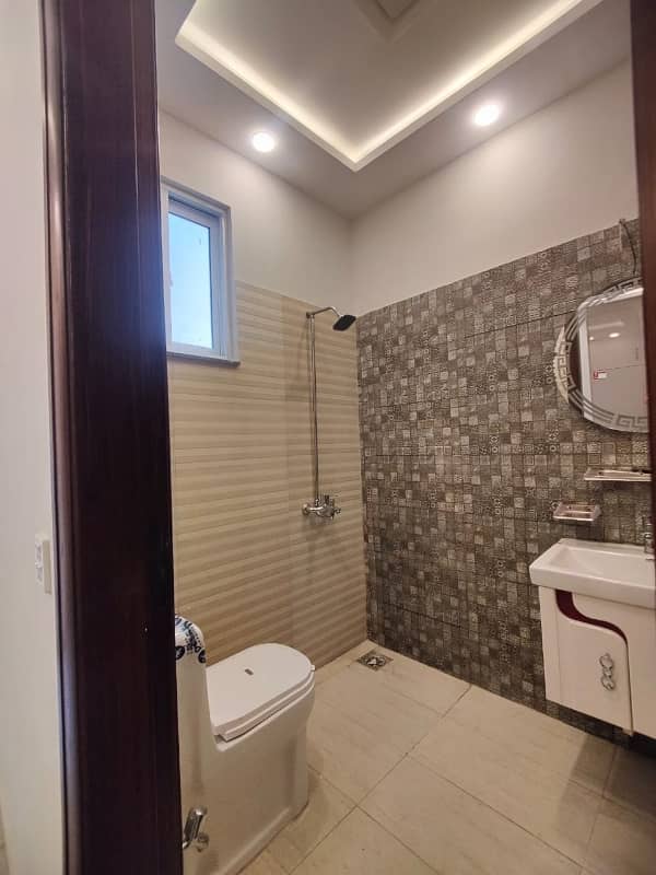 5 marla vip brand new luxery modern style double storey house available for sale in johertown lahore with original pics by fast property services lahore 24