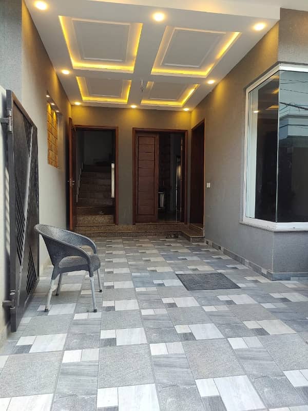 5 marla vip brand new luxery modern style double storey house available for sale in johertown lahore with original pics by fast property services lahore 32