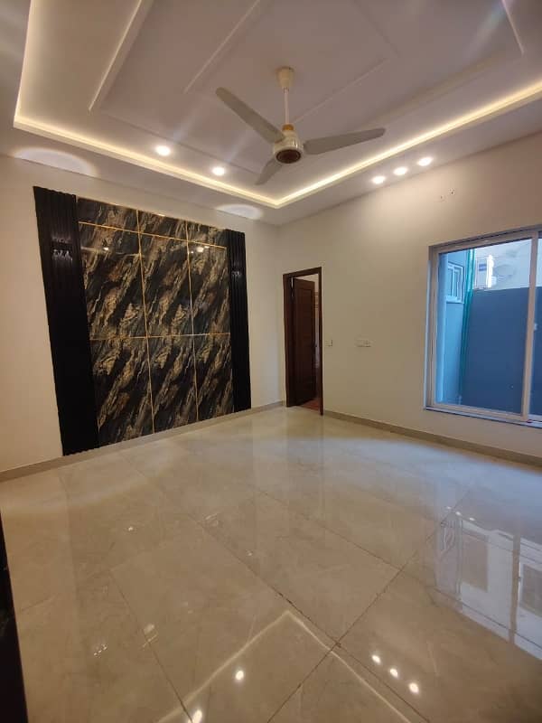 5 marla vip brand new luxery modern style double storey house available for sale in johertown lahore with original pics by fast property services lahore 43