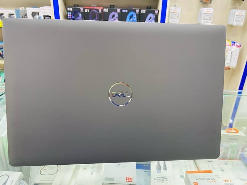 DELL LATITUDE LAPTOP 5530 BRAND New Box Open 4