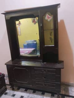 DRESSING TABLE