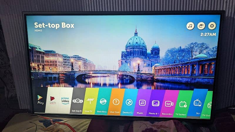 LG smart LED Tv 49 inches 4k 6