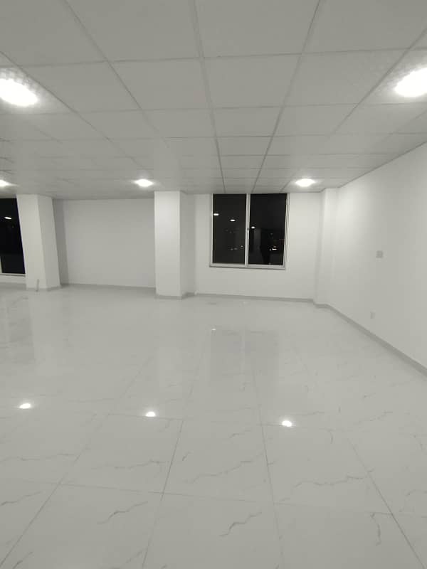 1490 sq ft hall space for any corporate business in saddar rwp 11