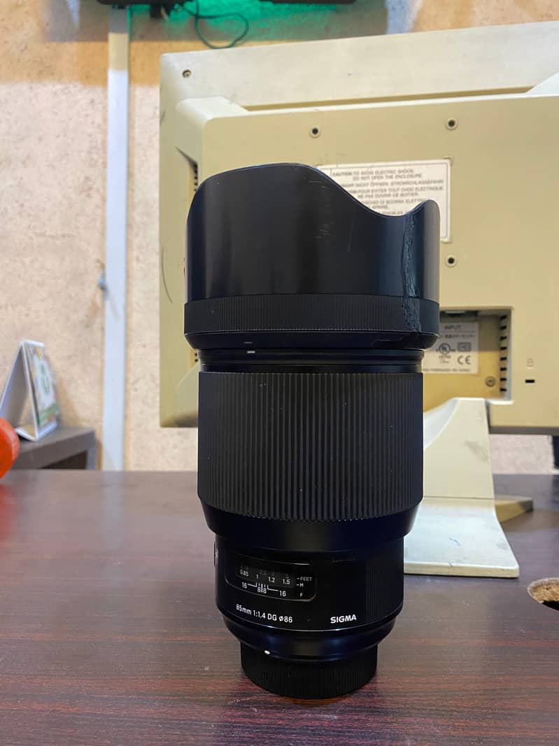 Sigma 85mm f1.4 DG HSM art Nikon mount for sale in 10/9.5 1