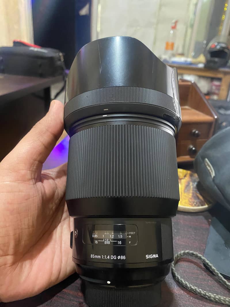 Sigma 85mm f1.4 DG HSM art Nikon mount for sale in 10/9.5 3