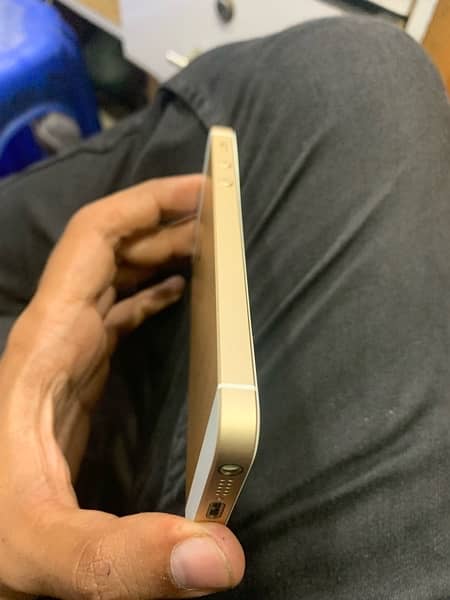 IPhone 5se 64gb Gold 3