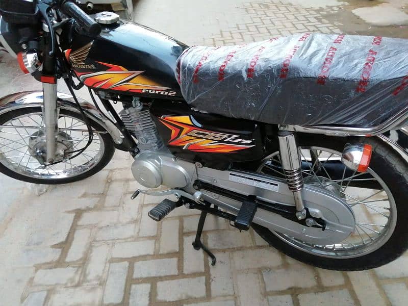 Honda 125 Hyderabad number 20 model 1