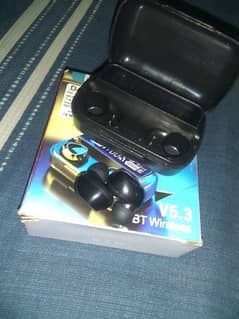 M 10 earbuds for sale new