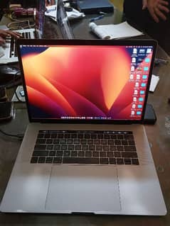 macbook pro 2017 late 15inch 0