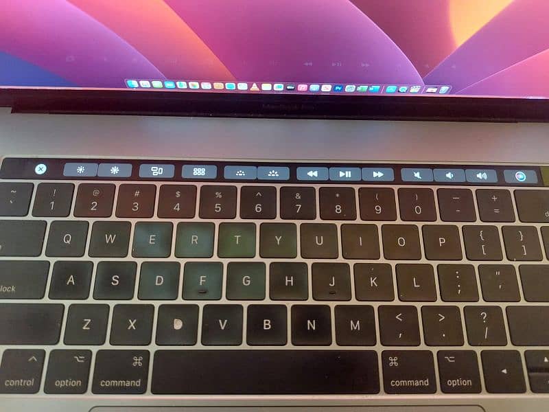 macbook pro 2017 late 15inch 6