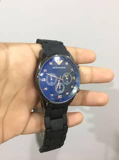 Black casual watch