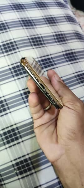 iPhone 11 Pro Max water pack 3