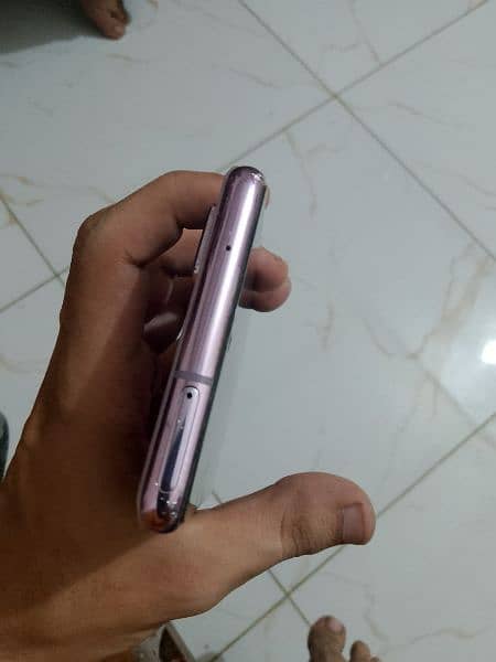 Samsung S20 fe official pta approved good condition 4