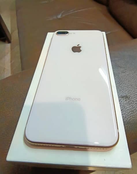 iPhone 8 Plus Gold 2