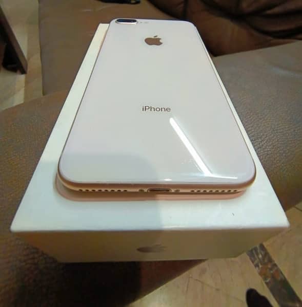 iPhone 8 Plus Gold 3