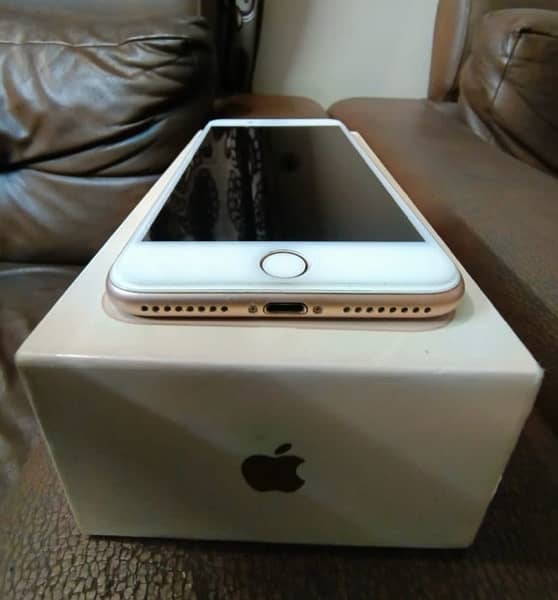 iPhone 8 Plus Gold 6