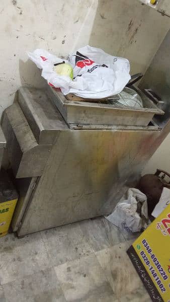 deep fryer for sale only one day use new condition pure steel 3