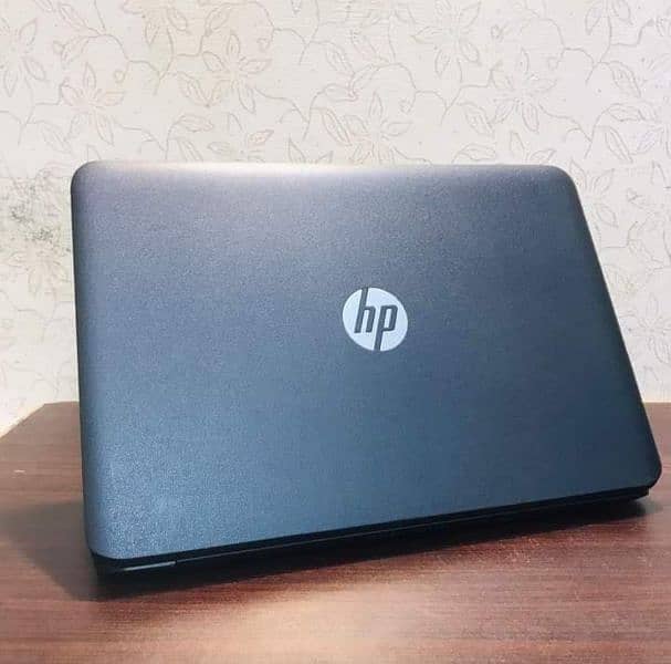 HP Laptop 14SMB G-4 Black White 5