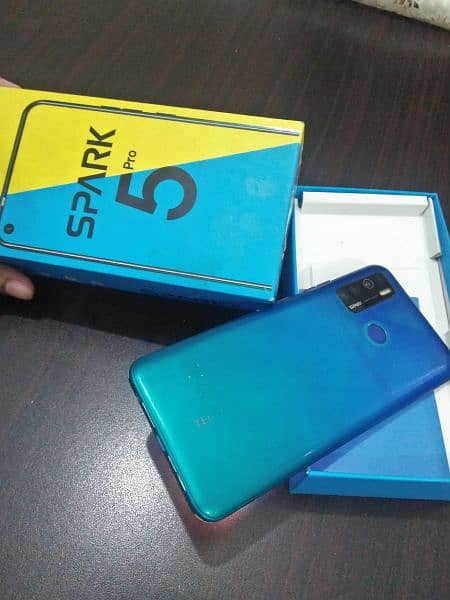 Tecno spark 5 pro 4