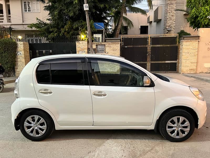 Toyota Passo 2010/2013 plus hana C 1st owner top of the line original. 1