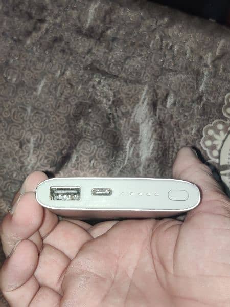 sell  wireless Power bank 10000mah used condition 3