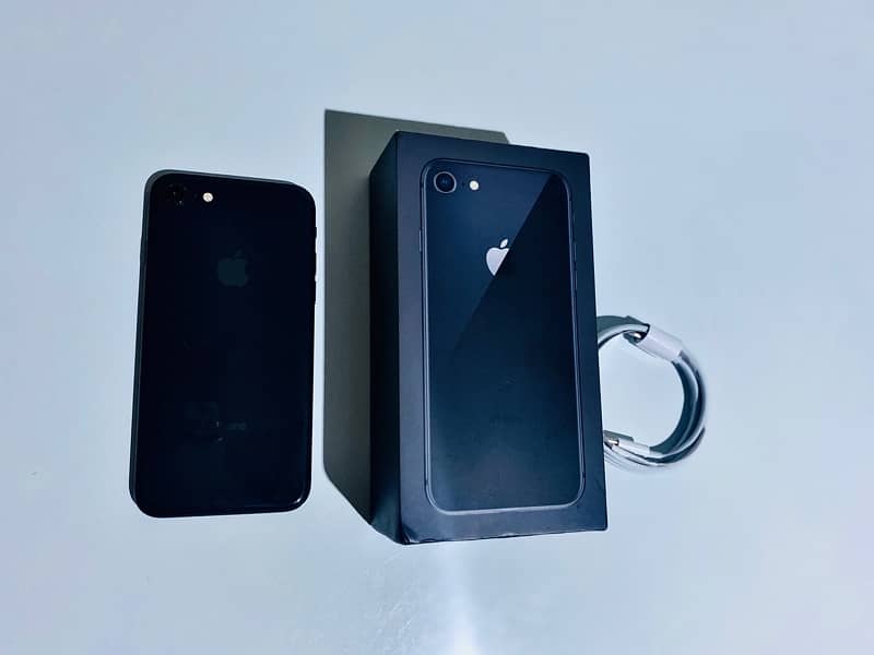 IPHONE 8 with box and cable ganiune phone mint condition 0