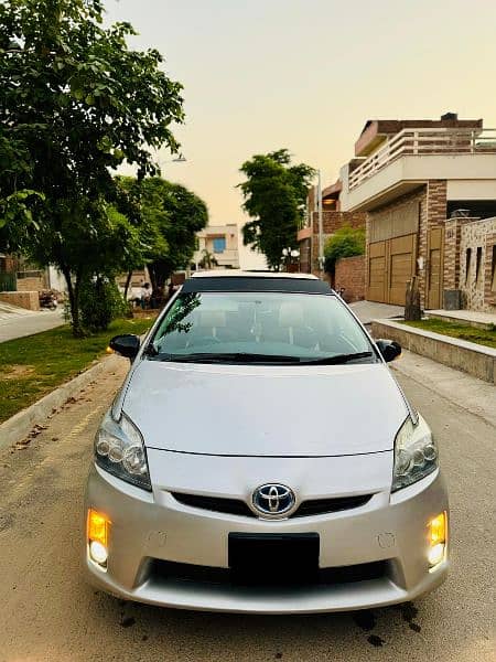 Toyota Prius 2011 3