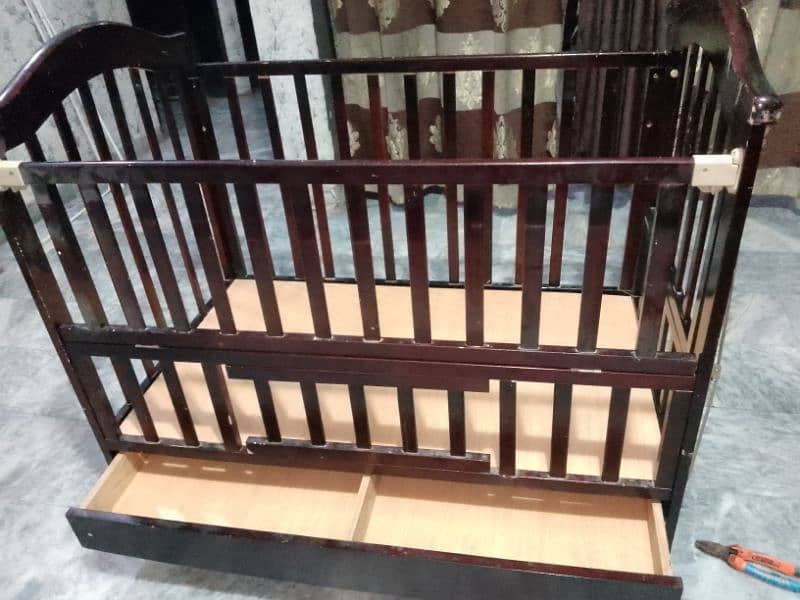 Baby Bed  New condition with Altra feature 4