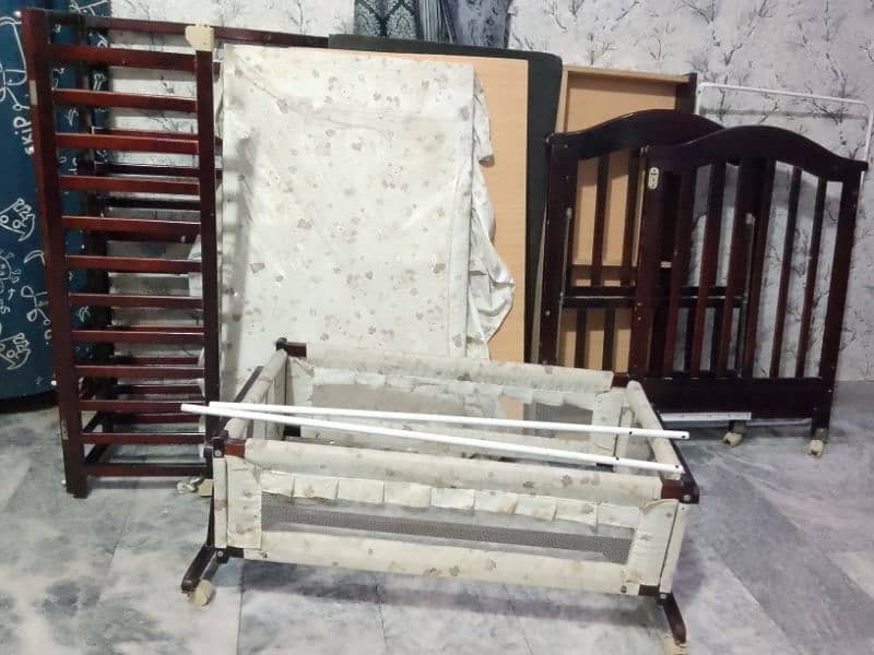 Baby Bed  New condition with Altra feature 6