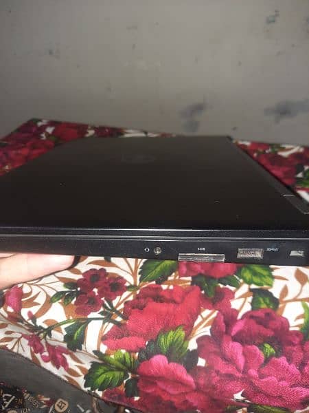 i5 6 generation all of new laptop ha urgent sale 8.256 hai 1