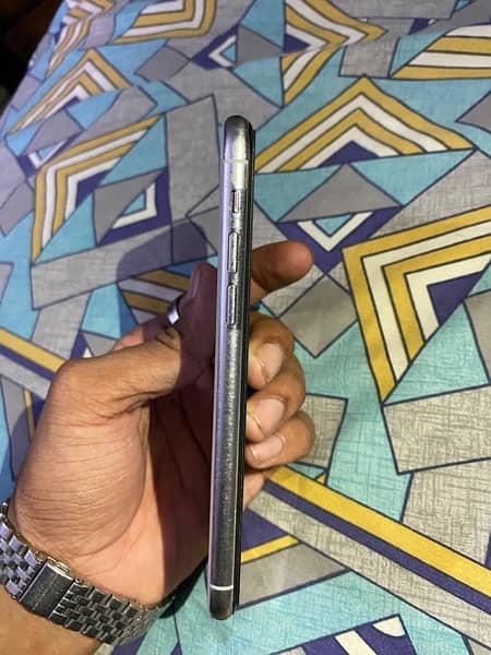 IPhone 11 Pro 256 GB Urgent for sale 6