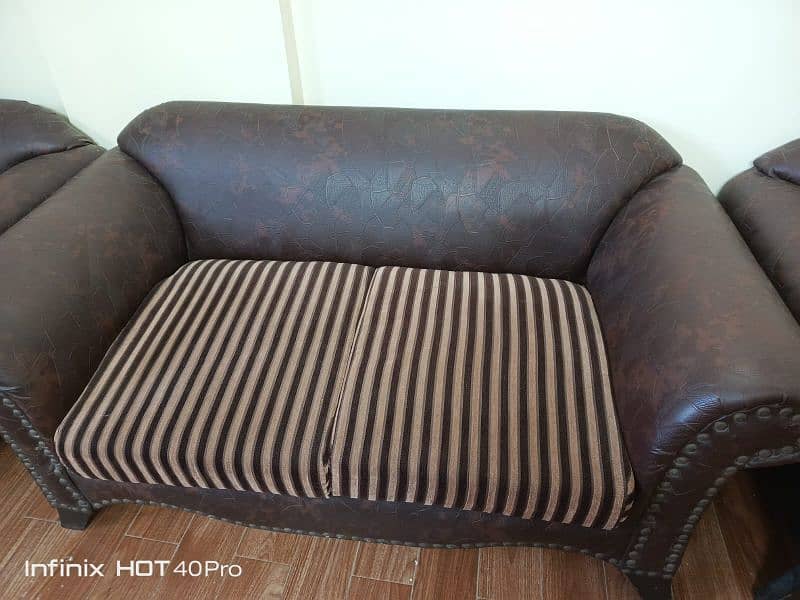 Old Sofa Set For Urgent Sale 1