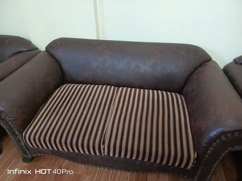 Old Sofa Set For Urgent Sale 2