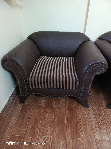 Old Sofa Set For Urgent Sale 5