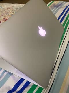 MacBook pro ( retina , 15-inches , Mid 2015 )