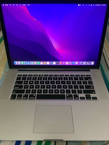 MacBook pro ( retina , 15-inches , Mid 2015 ) 1